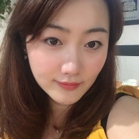 嘴角有痣的可爱女生
