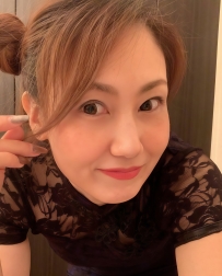 旗袍短发人妻